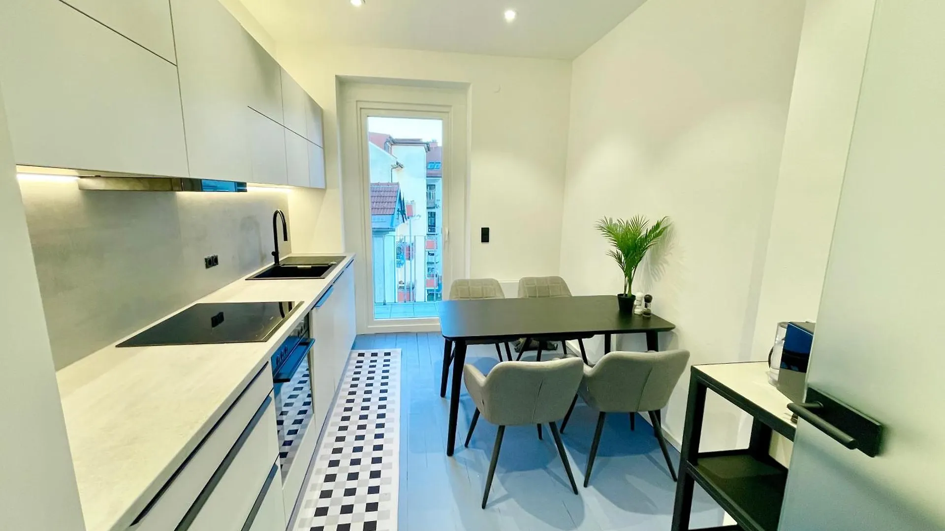 Luxurious 3 Bedroom Center Flat With Ac! Graz
